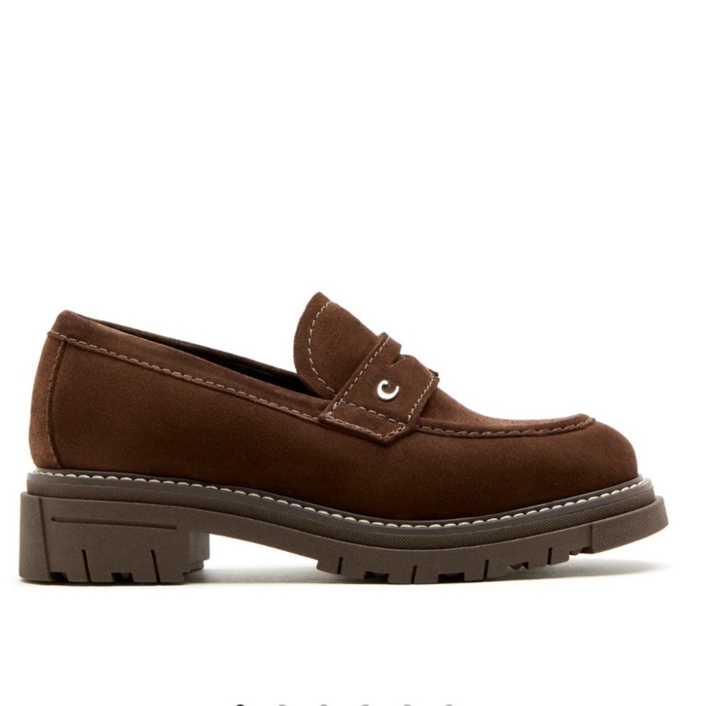 La Canadienne
 Doe Suede Penny Loafers